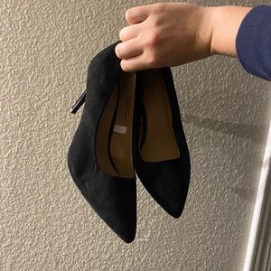 Size 9 black high heel shoe
